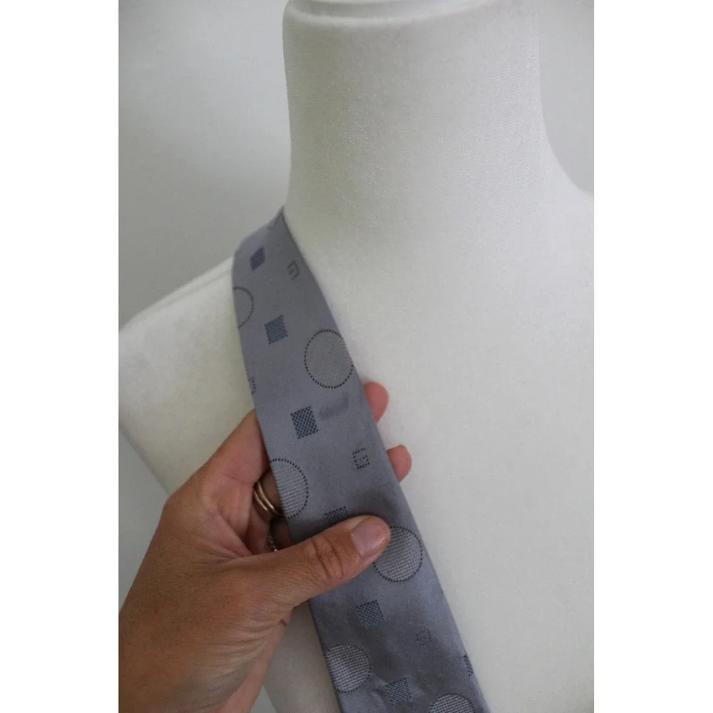 Gucci Mens Grey Geometric Silk Tie Woven Circle Square‎ G Logo Made in Italy